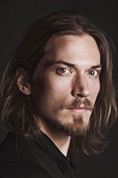 Jonas Jacobsen interpreta Anders