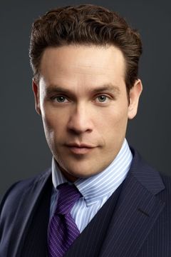 Kevin Alejandro interpreta Manny Perez