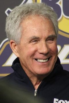 Darrell Waltrip interpreta Darrell Cartrip (voice)