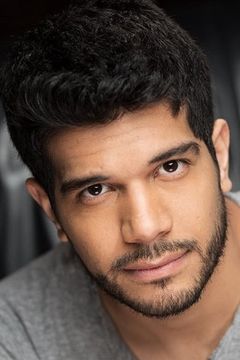 Alexander Soto interpreta Cab Driver