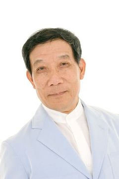 Ritsuo Sawa interpreta Lum's father (voice)
