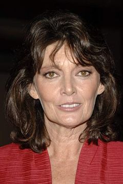 Sarah Douglas interpreta Ursa