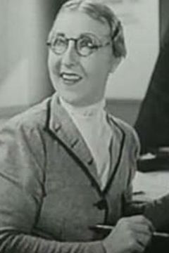 Josephine Whittell interpreta Shrine Auditorium Reporter (uncredited)
