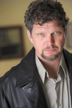 Clay Wilcox interpreta Crew Chief