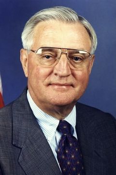 Walter Mondale interpreta Self (archive footage) (uncredited)