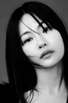 Zine Tseng interpreta Young Ye Wenjie / Ye Wenjie (young)