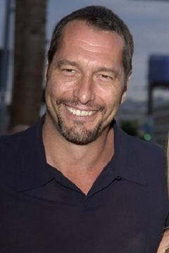 Ken Kirzinger interpreta Helicopter Pilot
