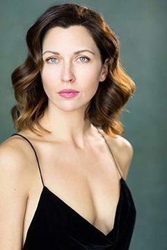 Margo Stilley interpreta Ingrid