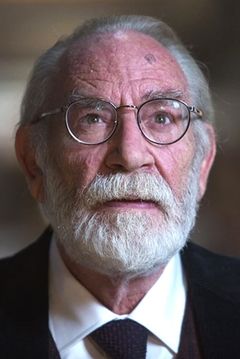 Renato Carpentieri interpreta Vescovo