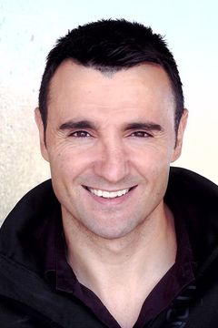Niko Nikolov interpreta Pompiliu
