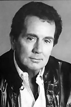 Roydon Clark interpreta Party Guest (uncredited)