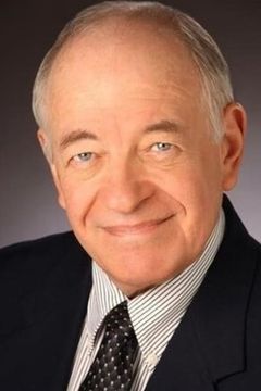 Kenneth Tigar interpreta Dr. Califano