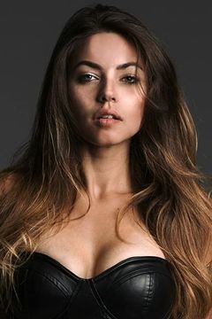 Ashley Pereira interpreta Young Sofia