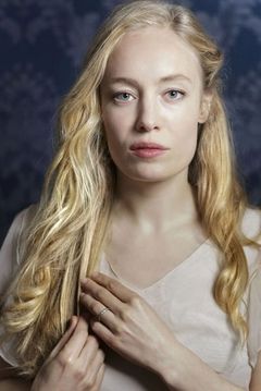 Katharina Heyer interpreta Luisa