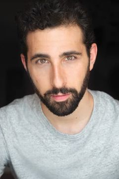 Jacob Heimer interpreta Young Father