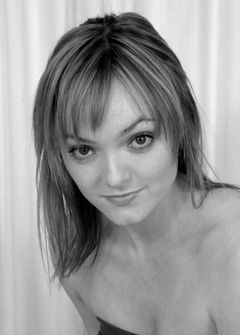 Fiona Maclaine interpreta Vena