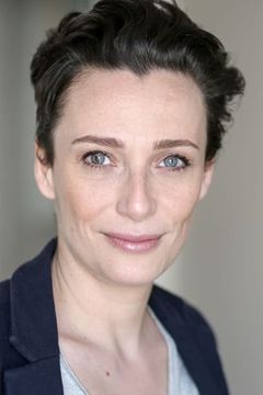 Caroline Bourg interpreta Frédérique