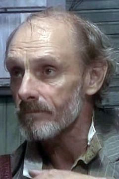 Konstantin Lukashov interpreta Älterer Soldat
