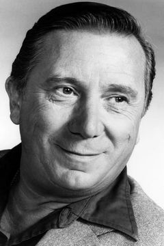 Bruce Kirby interpreta Mr. Quidacioluo