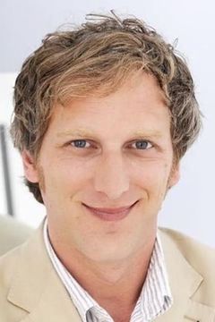 Kai Lentrodt interpreta Concierge
