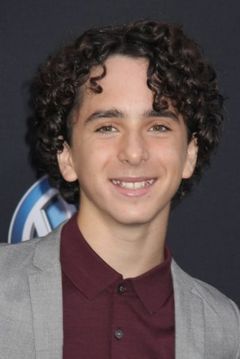 Jason Ian Drucker interpreta Parker Larson