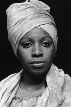 Mireille Pame interpreta Black traveler