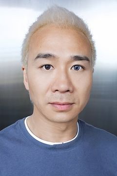 Jamison Yang interpreta F-18 Pilot