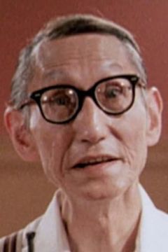 Yip Ha-Lei interpreta Old General