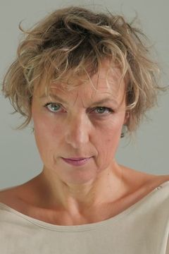Ann-Gisel Glass interpreta Hanna