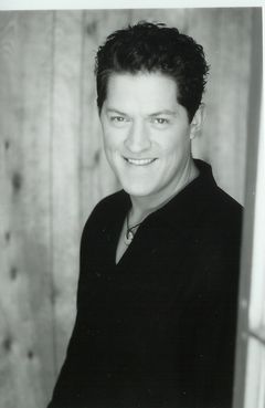 Derk Cheetwood interpreta Carrier Twelve