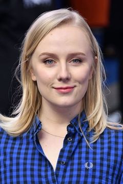 Alexa Davies interpreta Young Rosie