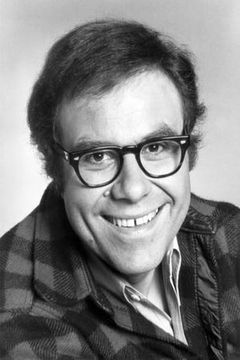 Oliver Clark interpreta Gary Danziger