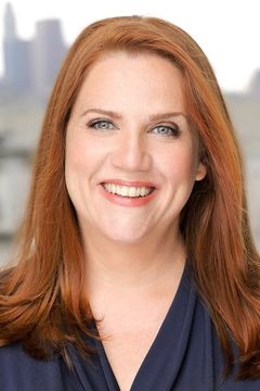 Donna Lynne Champlin interpreta Leisureland Administrator