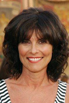 Adrienne Barbeau interpreta Computer (voice) (uncredited)