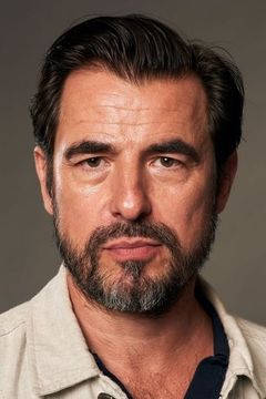 Claes Bang interpreta James Figueras