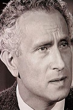 Gregory Morton interpreta Dr. Rufus Schmidt (uncredited)