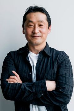 Koichi Sakamoto interpreta Young Priest