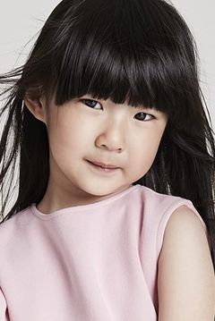 Ivy Wong interpreta Pendra Siliu (uncredited)