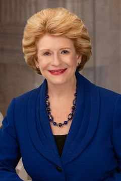 Debbie Stabenow interpreta Metropolis Governor