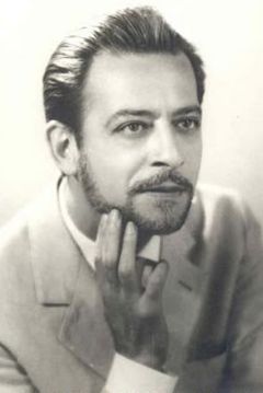 Carlo D'Angelo interpreta Don Pietro