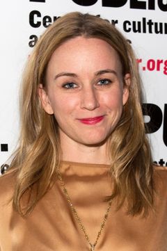 Emily Cass McDonnell interpreta Bobette Parker