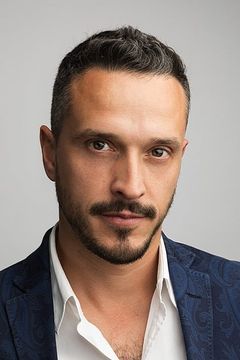 Hristo Jivkov interpreta Stefano