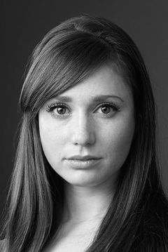 Chava Voor in't Holt interpreta Sylvie