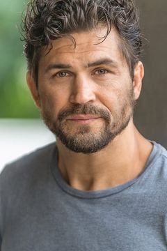 Christian Svensson interpreta Armed Guard