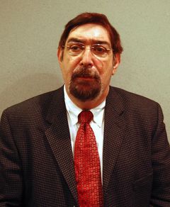 Patrick Caddell interpreta Political Speaker