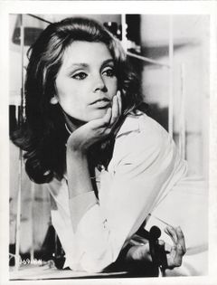 Elizabeth Ercy interpreta Rosine (as Elisabeth Ercy)