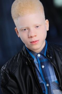Olaniyan Thurmon interpreta Teenage Groot Reader