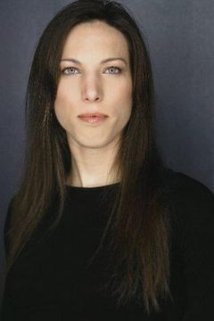 Kristen Sawatzky interpreta Female Cop at Farm