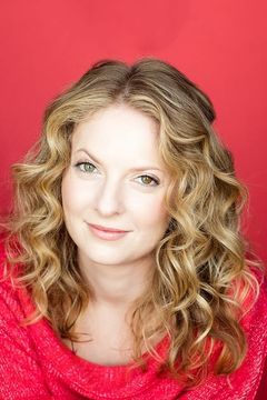 Lily Rains interpreta Ginnie