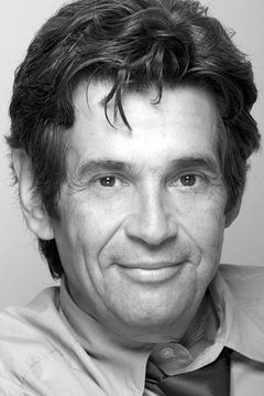 Alan Rosenberg interpreta Alvin Masterson